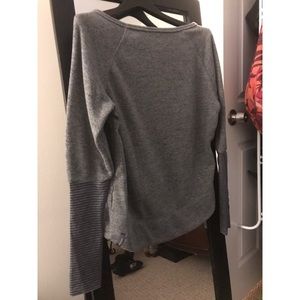 Mondetta Active hi-low crop top sweater
